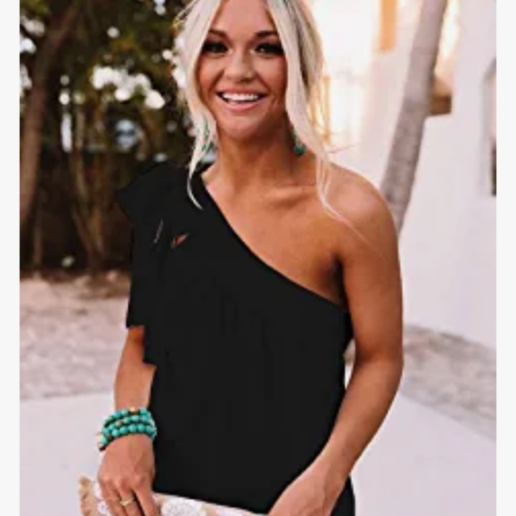 Adorable one shoulder blouse - Picture 5 of 5